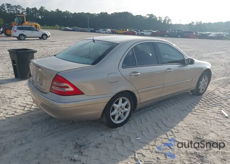 2002 Mercedes-Benz C 240 из США, поврежденный, VIN WDBRF61J72F207922